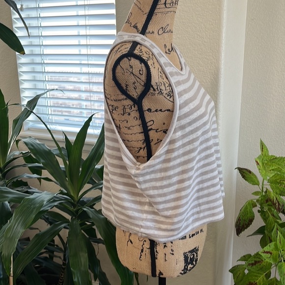 Community Linen top - Picture 3 of 7